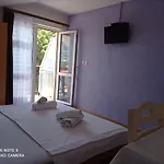 Mihovil Apartamento *