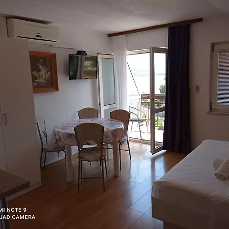 Mihovil Apartment Omis