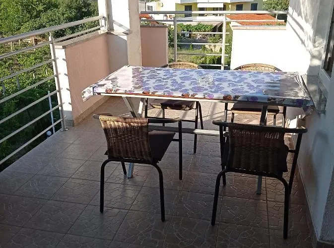Apartment Mihovil