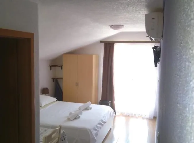 Mihovil Apartment
