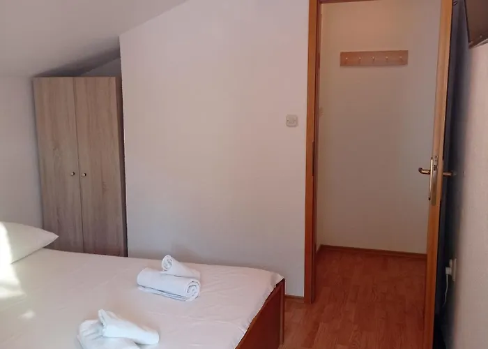 Mihovil Apartment