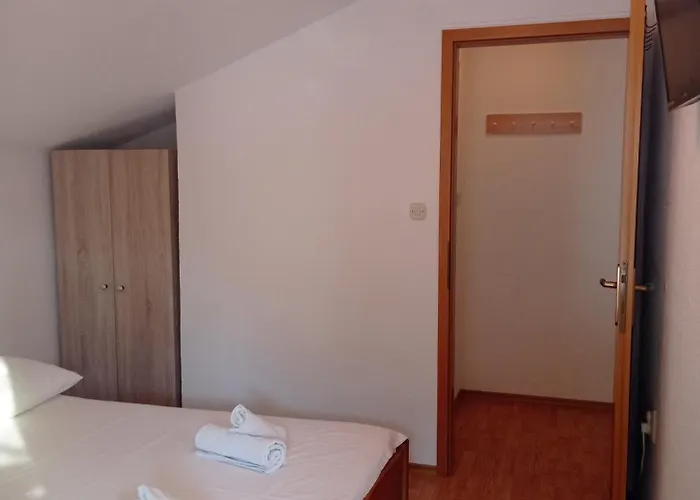 Apartment Mihovil Omis