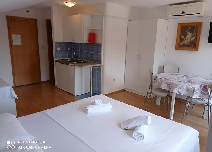 Mihovil Apartment